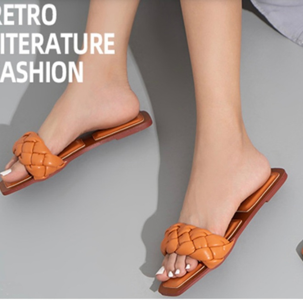 NWOT Square Open Toe Flat Slip On Mule